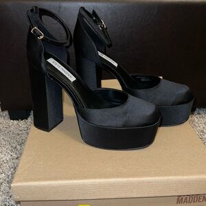 Steve Madden Platform Heels - Size 9